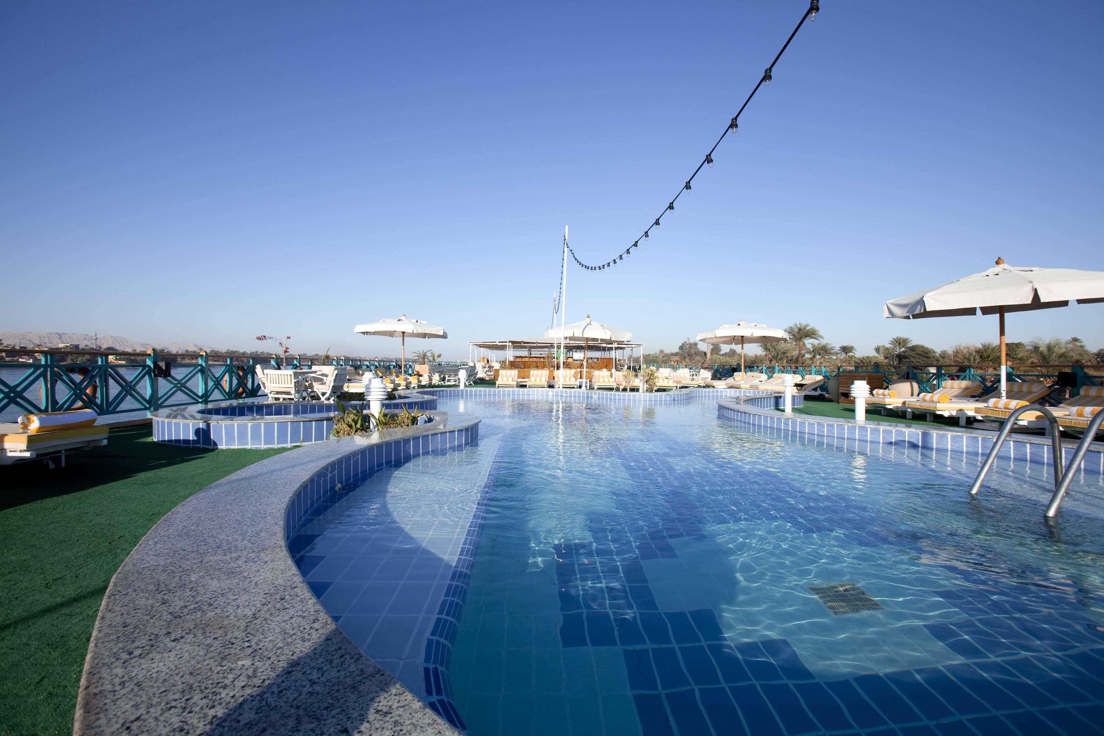 Sonesta Hotel Tower & Casino Cairo Exterior photo The pool at the Marina