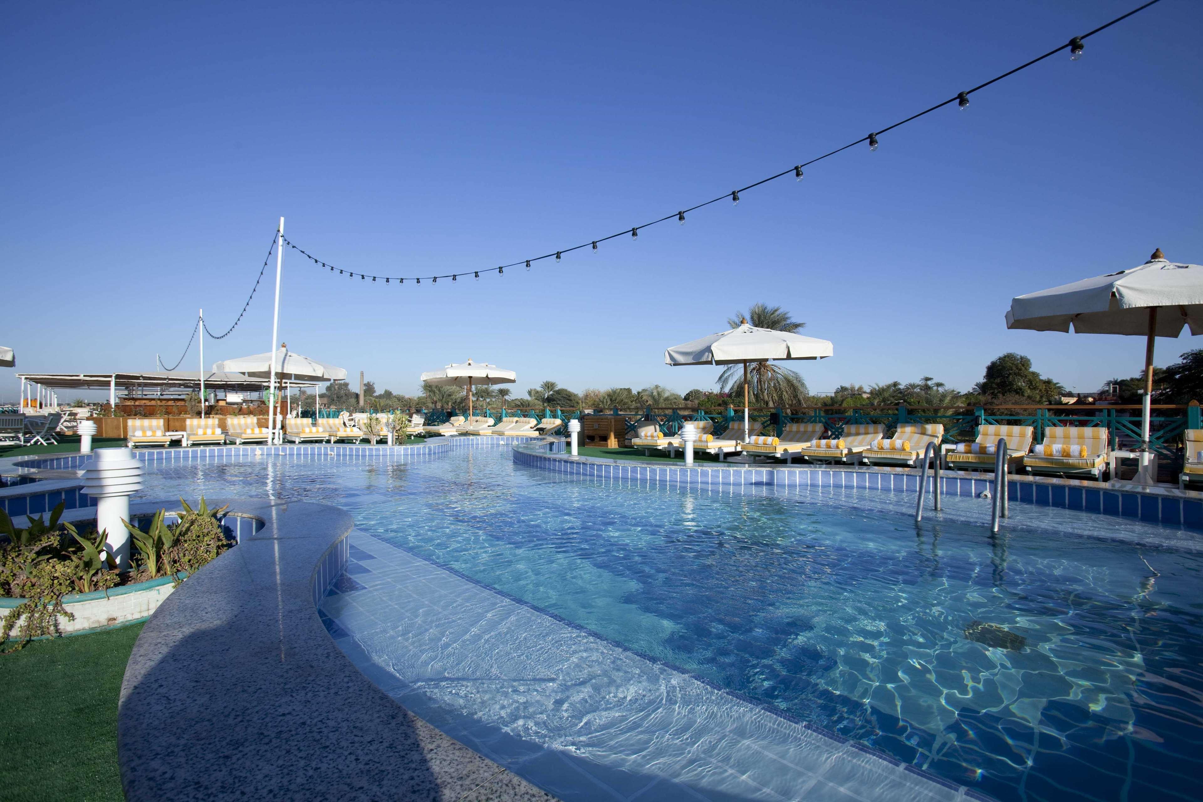 Sonesta Hotel Tower & Casino Cairo Exterior photo The pool at the Westin Dubai