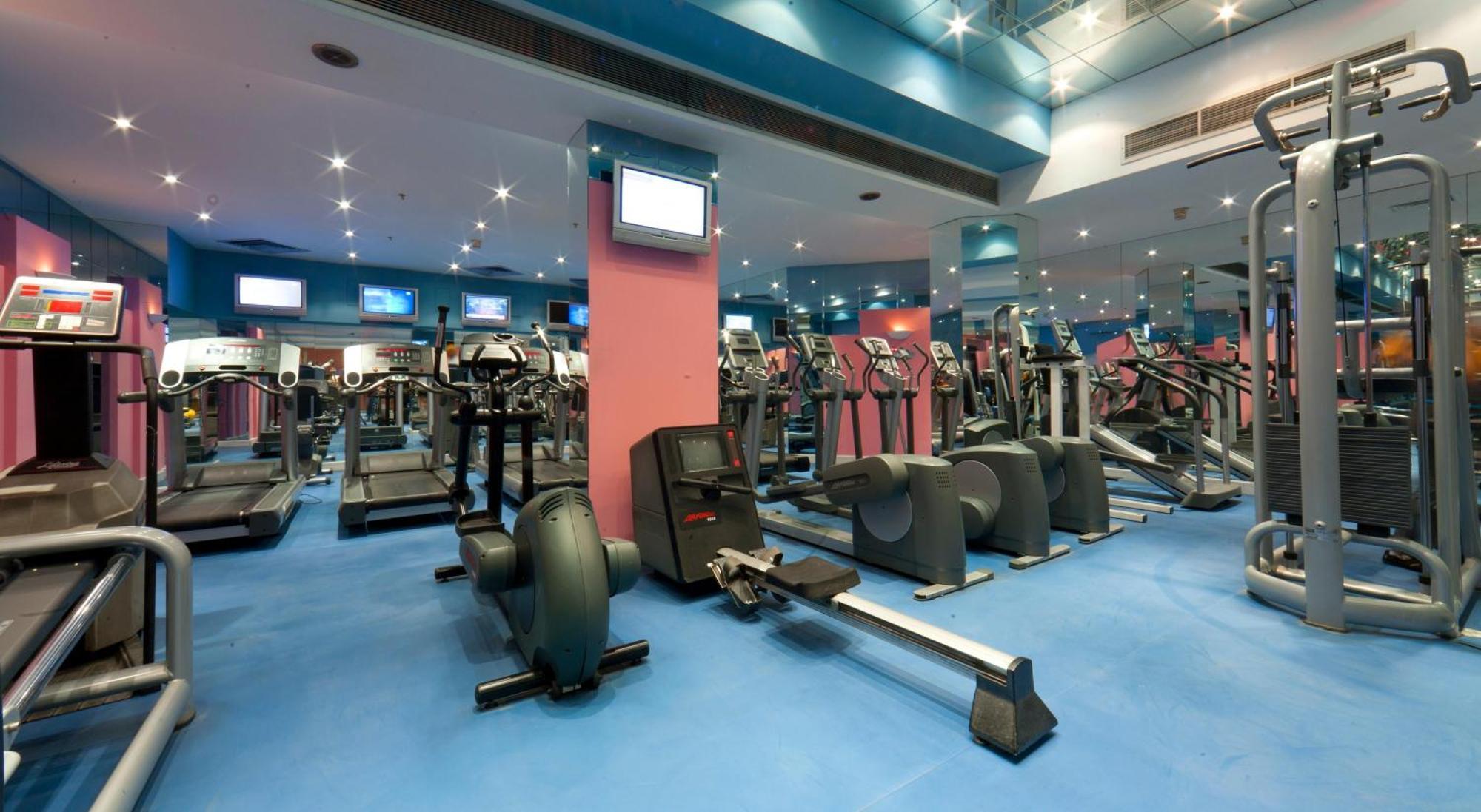 Sonesta Hotel Tower & Casino Cairo Exterior photo A gym in a hotel