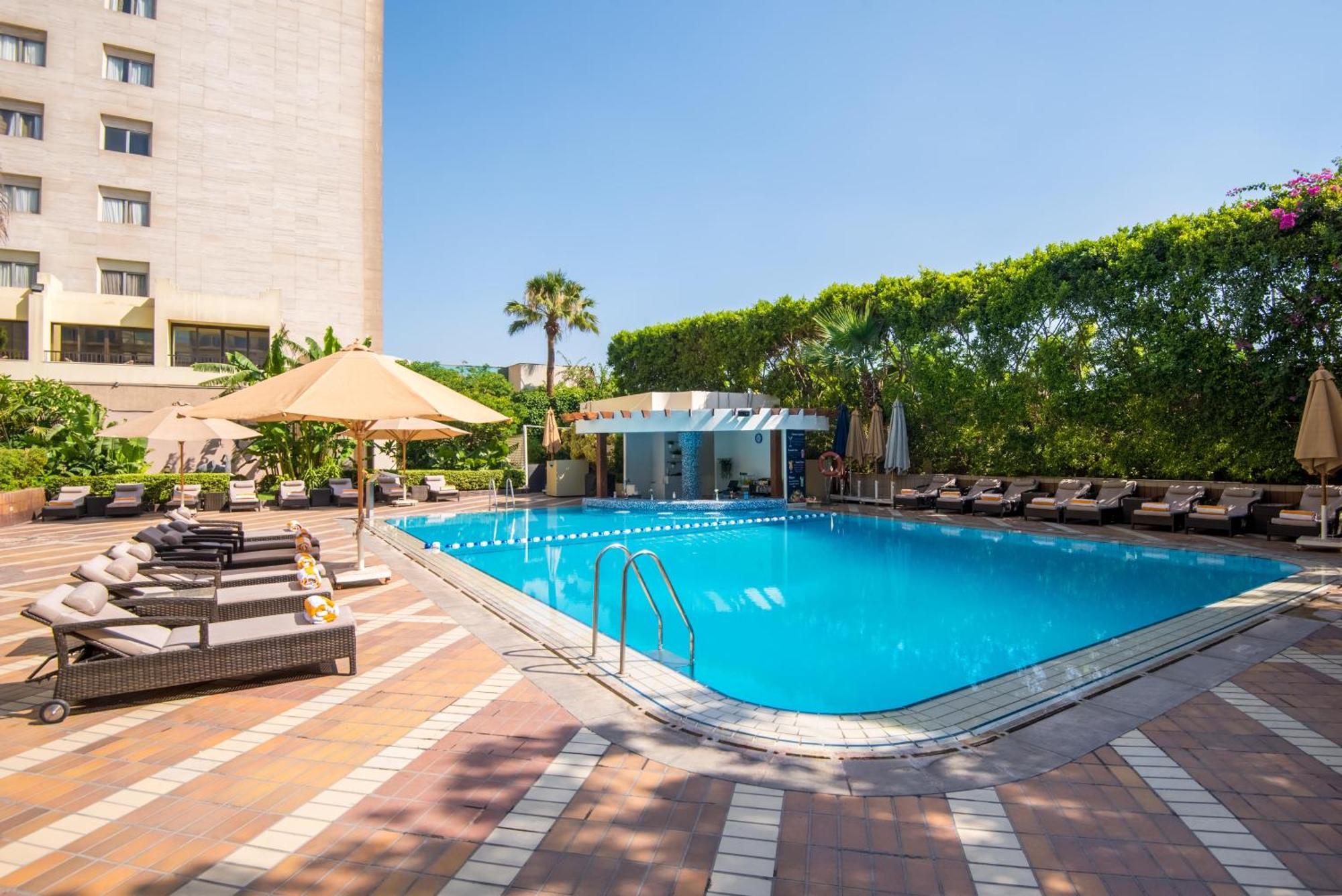 Sonesta Hotel Tower & Casino Cairo Exterior photo The pool at the hotel